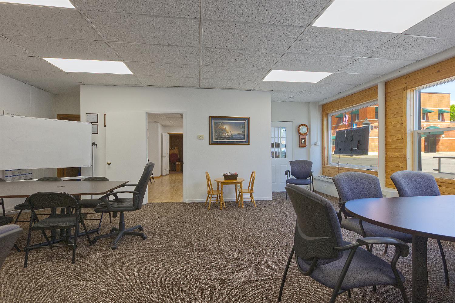 121 Main Avenue W Property Photo 11