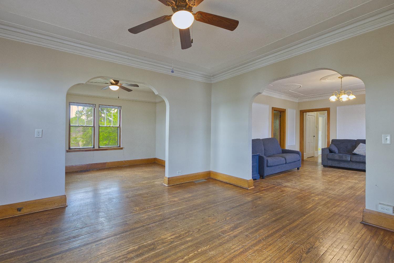 121 Main Avenue W Property Photo 14