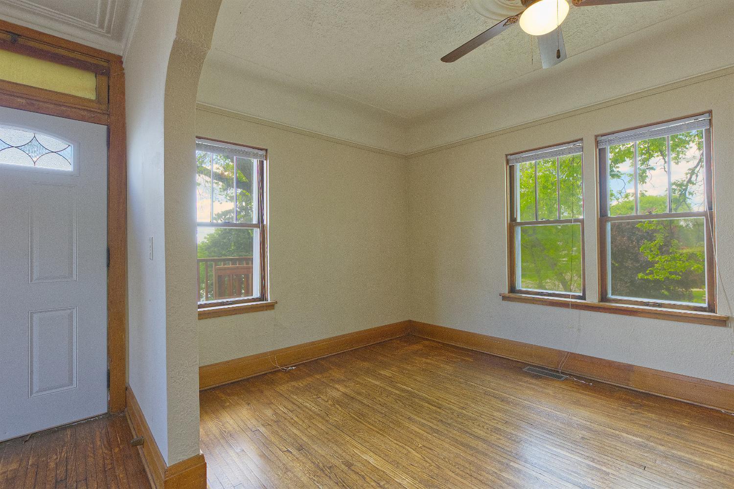 121 Main Avenue W Property Photo 15
