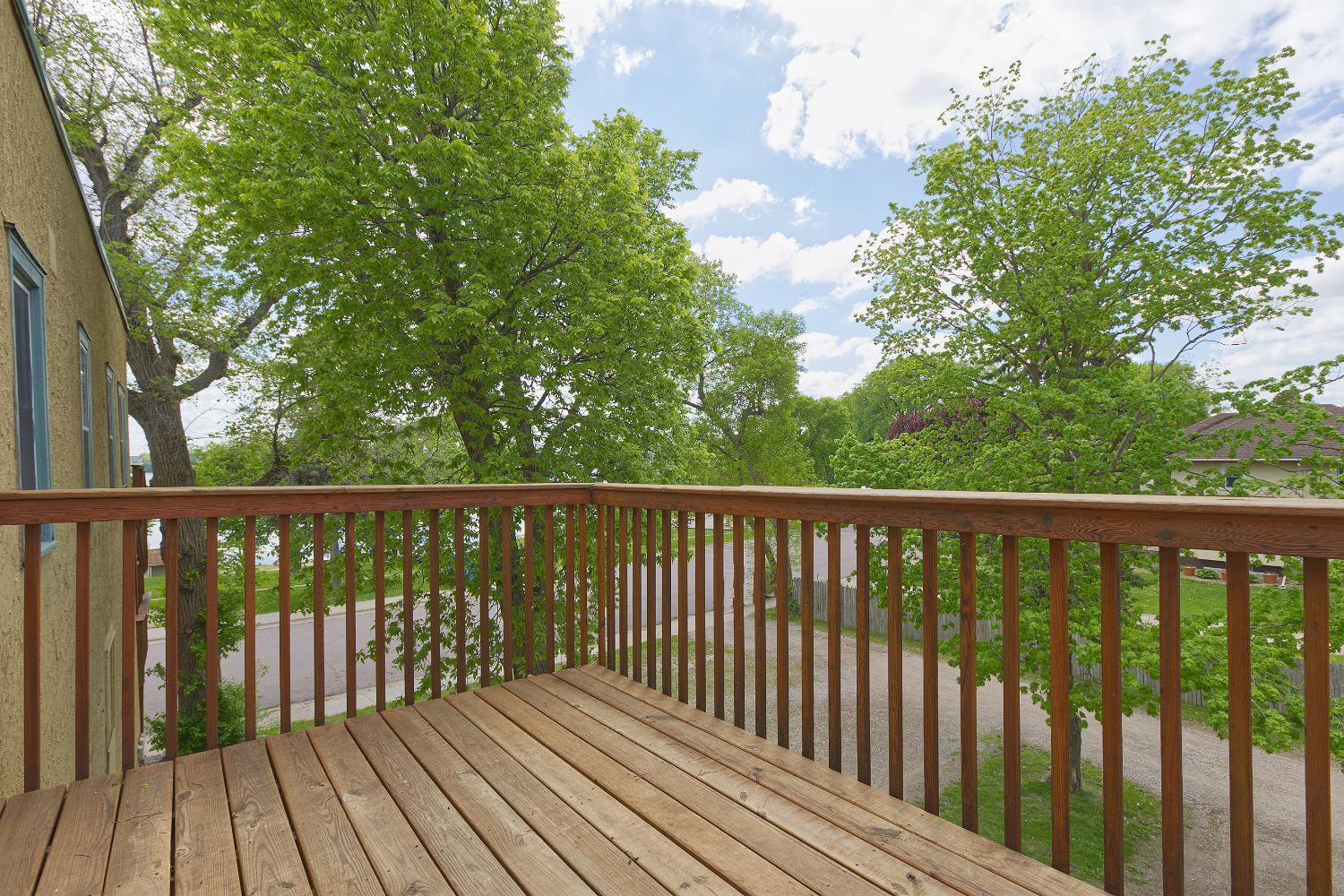 121 Main Avenue W Property Photo 25