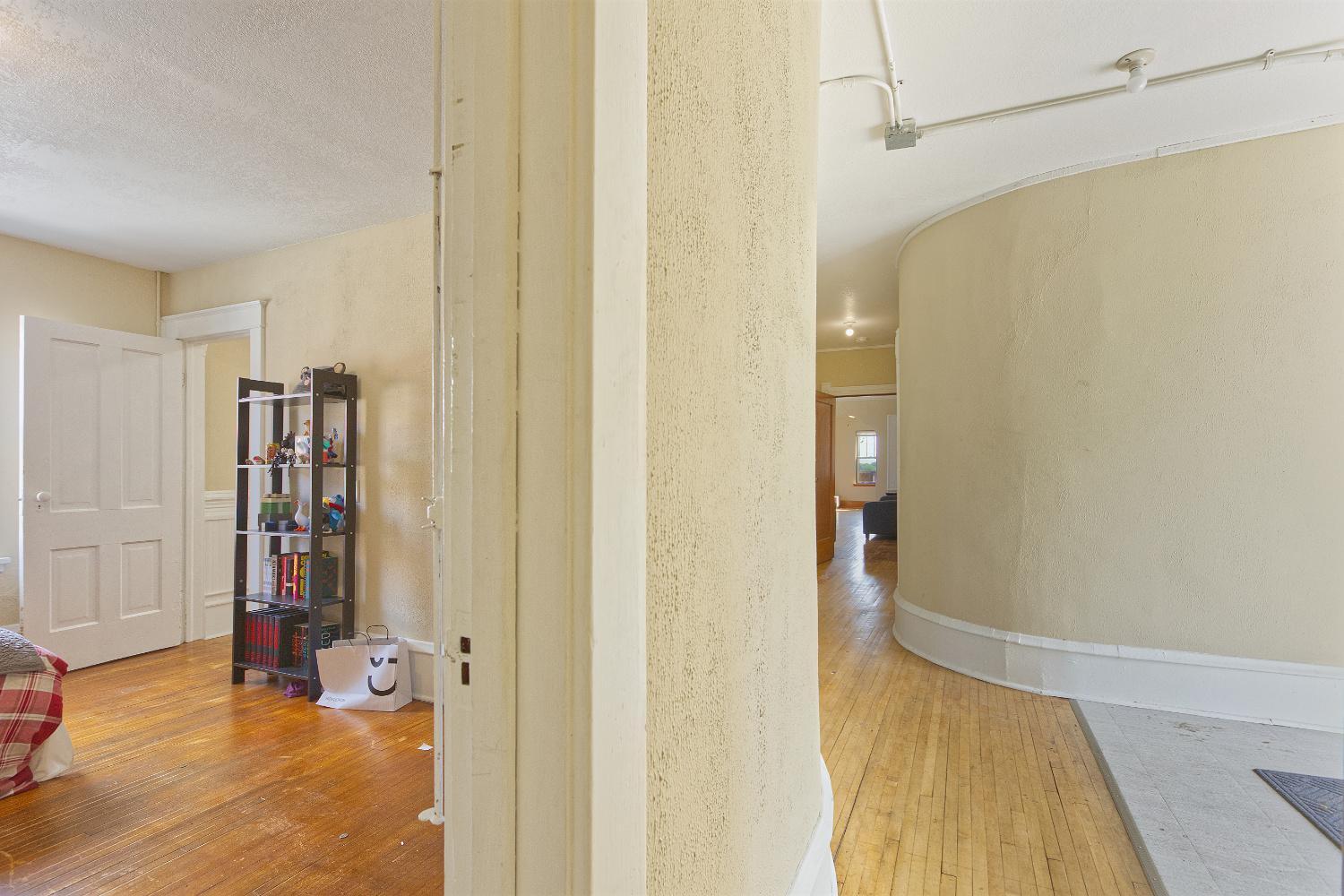 121 Main Avenue W Property Photo 28