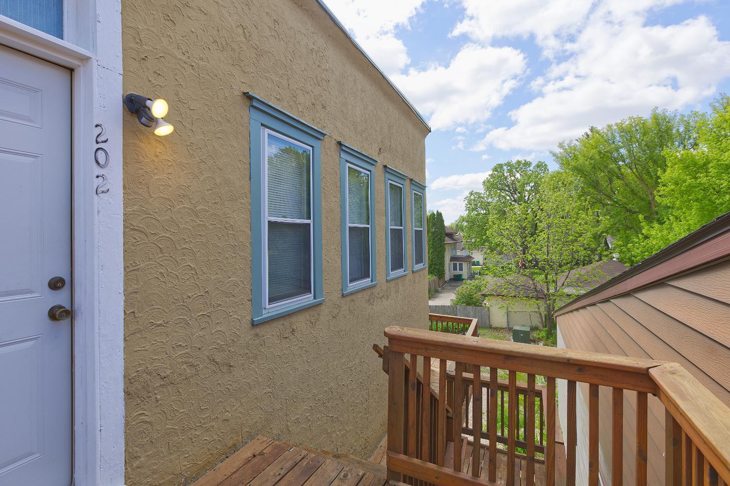 121 Main Avenue W Property Photo 32
