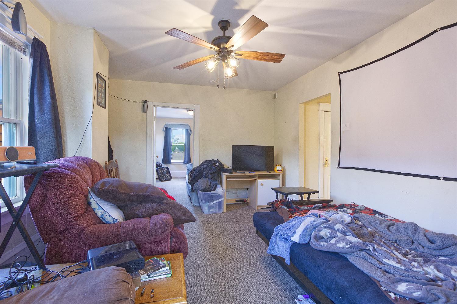 121 Main Avenue W Property Photo 38