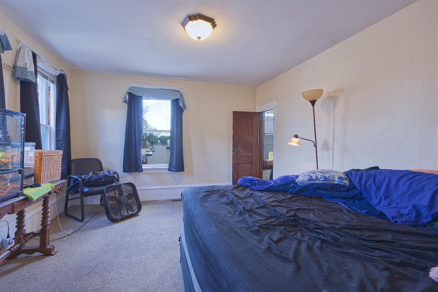 121 Main Avenue W Property Photo 39