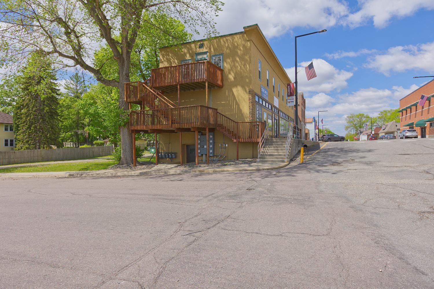 121 Main Avenue W Property Photo 51