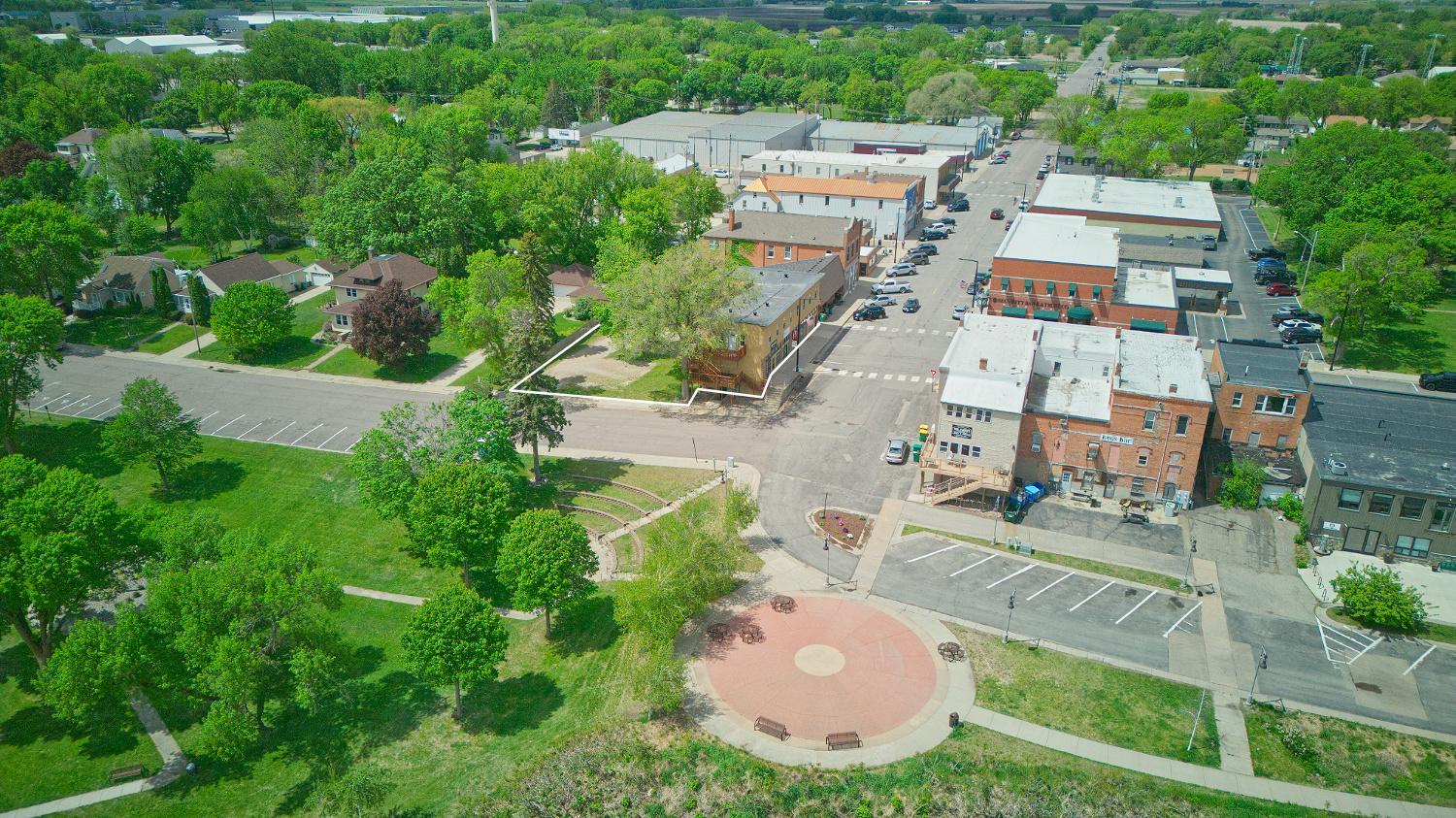 121 Main Avenue W Property Photo 52