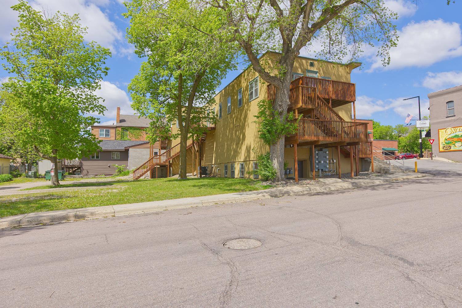 121 Main Avenue W Property Photo 58