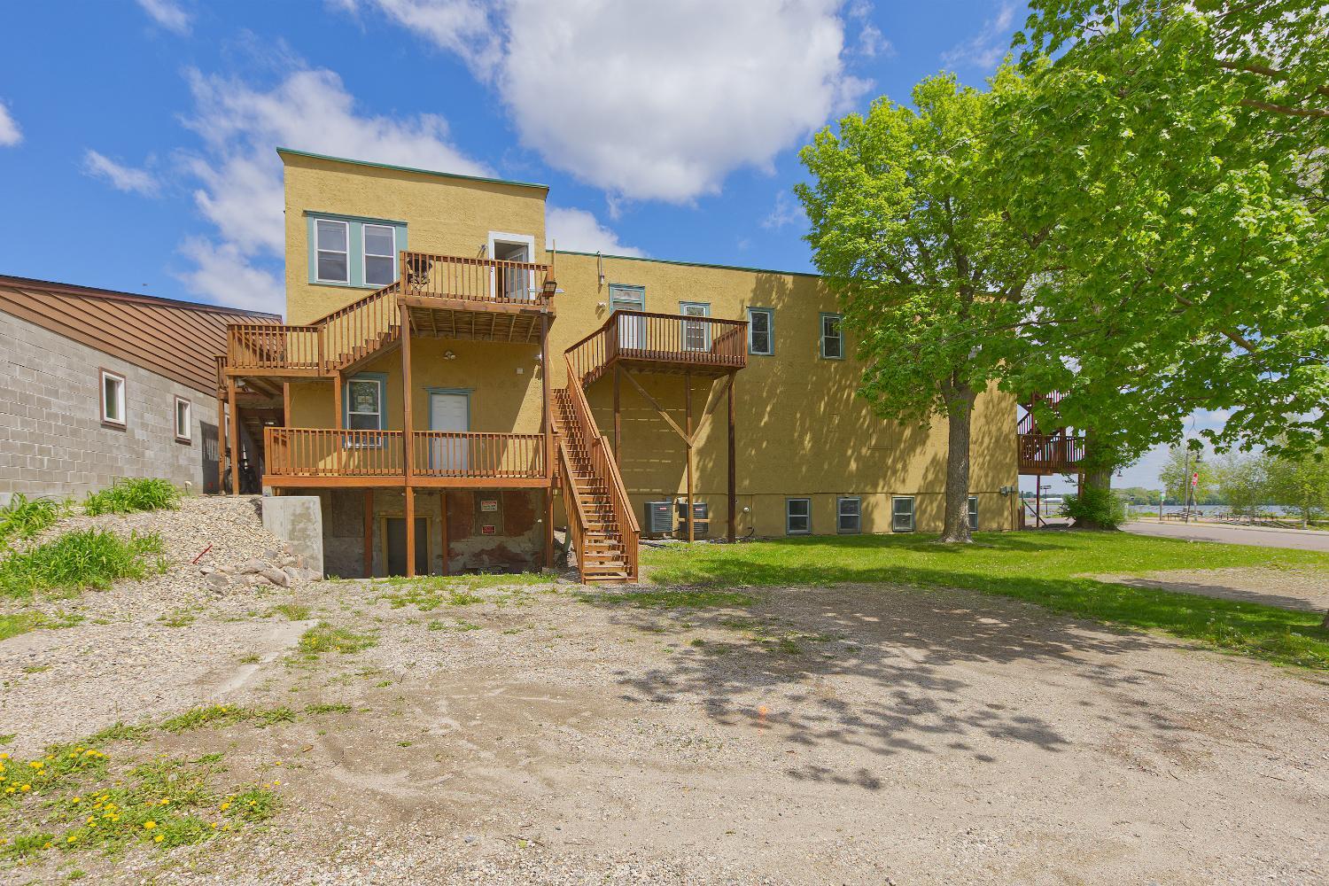 121 Main Avenue W Property Photo 62