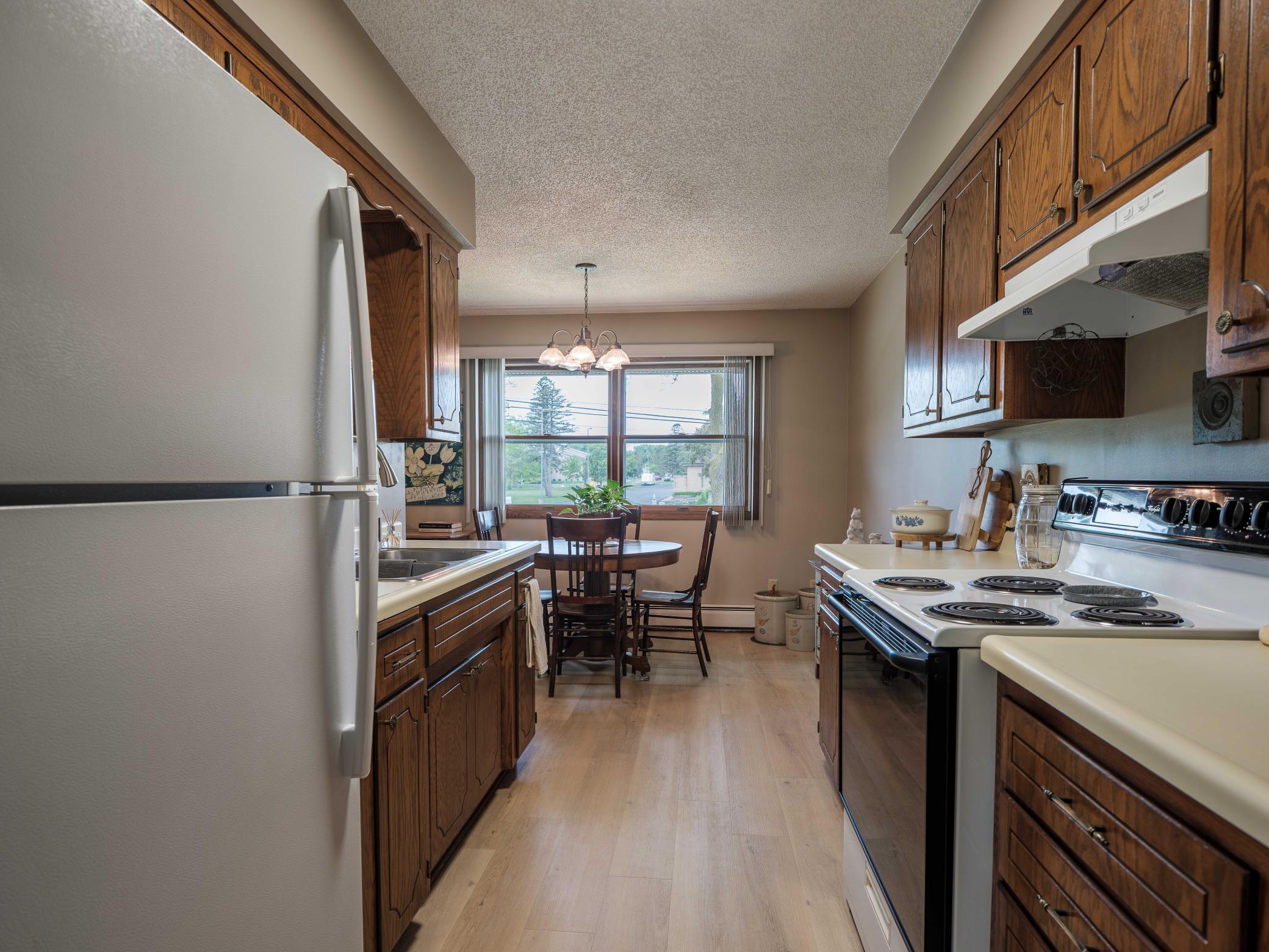 2920 18 Avenue Nw Property Photo 7