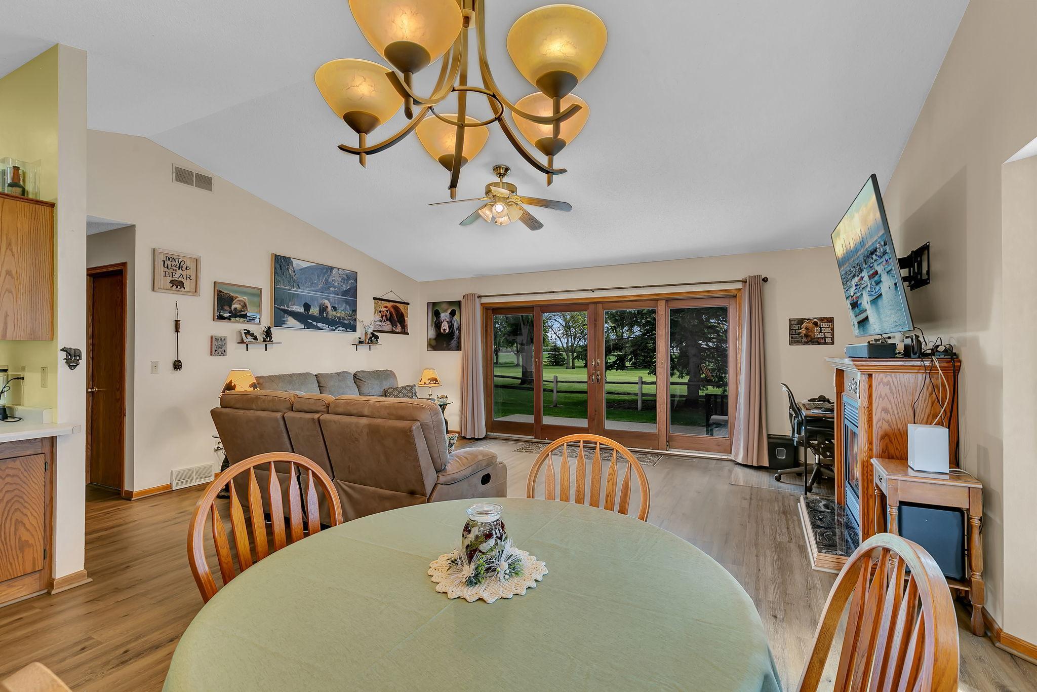 288 Park Avenue S Property Photo 4