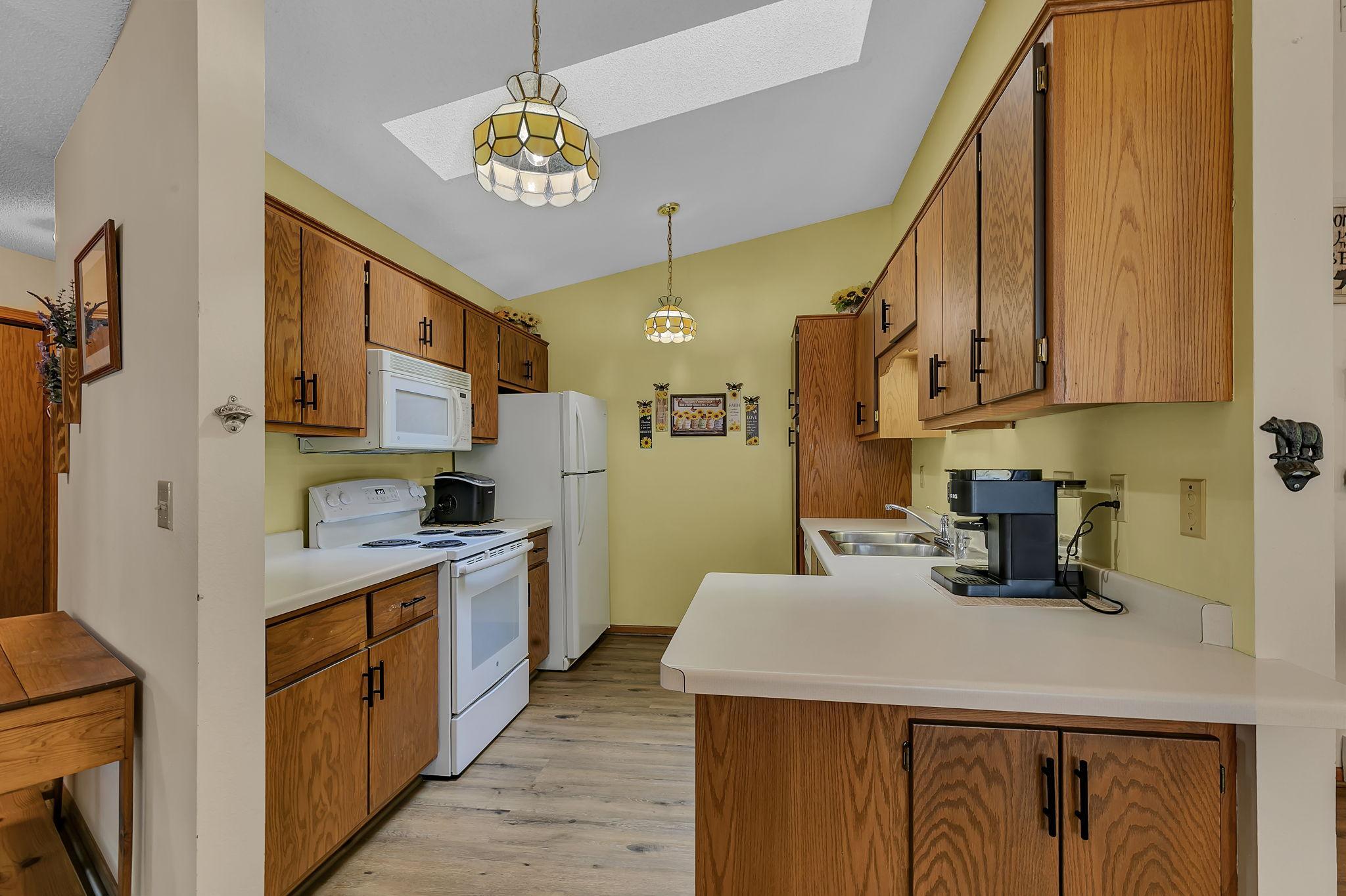 288 Park Avenue S Property Photo 8