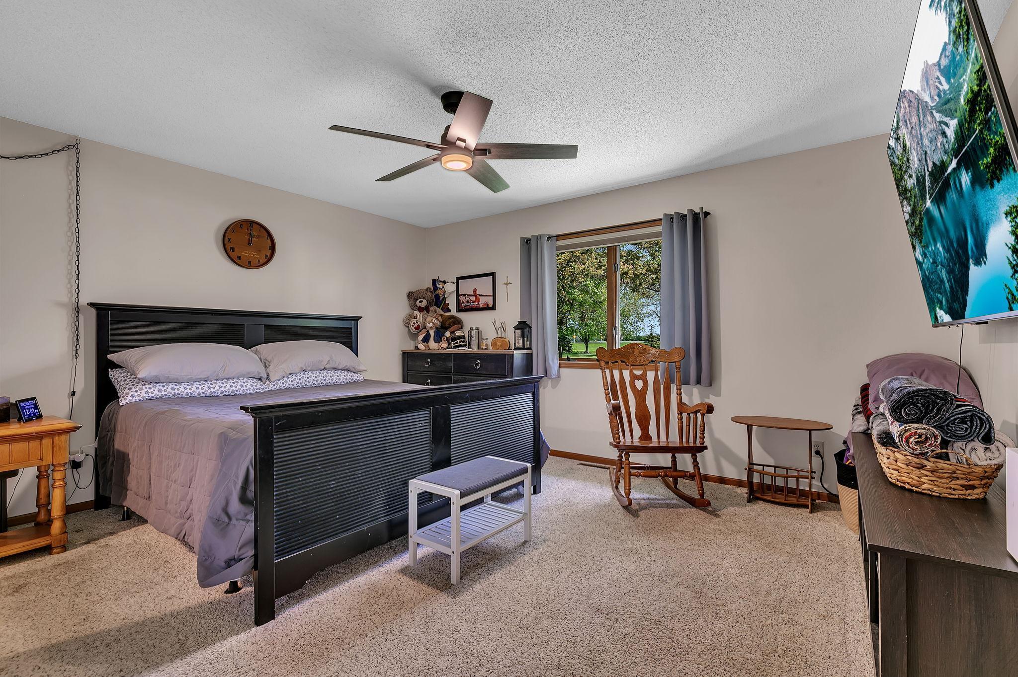 288 Park Avenue S Property Photo 11