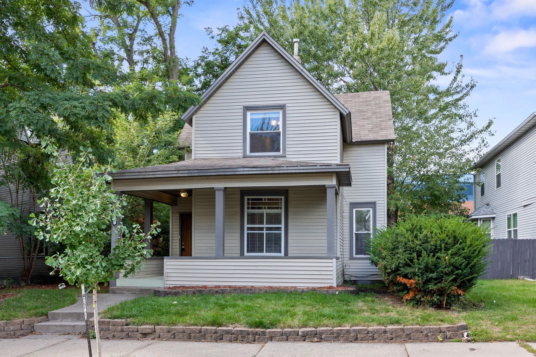 2927 Girard Avenue N Property Photo 1