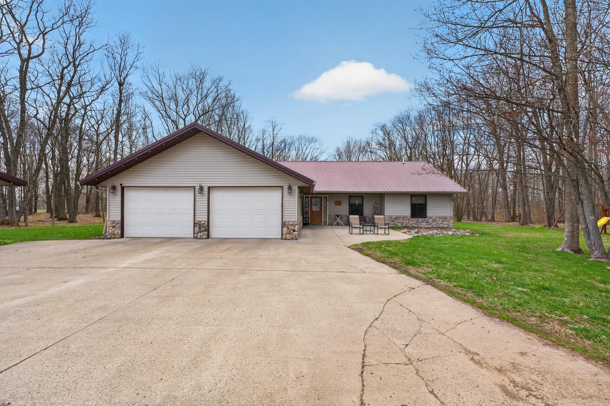 40617 Highway 47 Property Photo 1