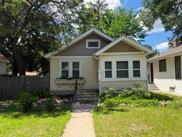 3411 Queen Avenue N Property Photo 1