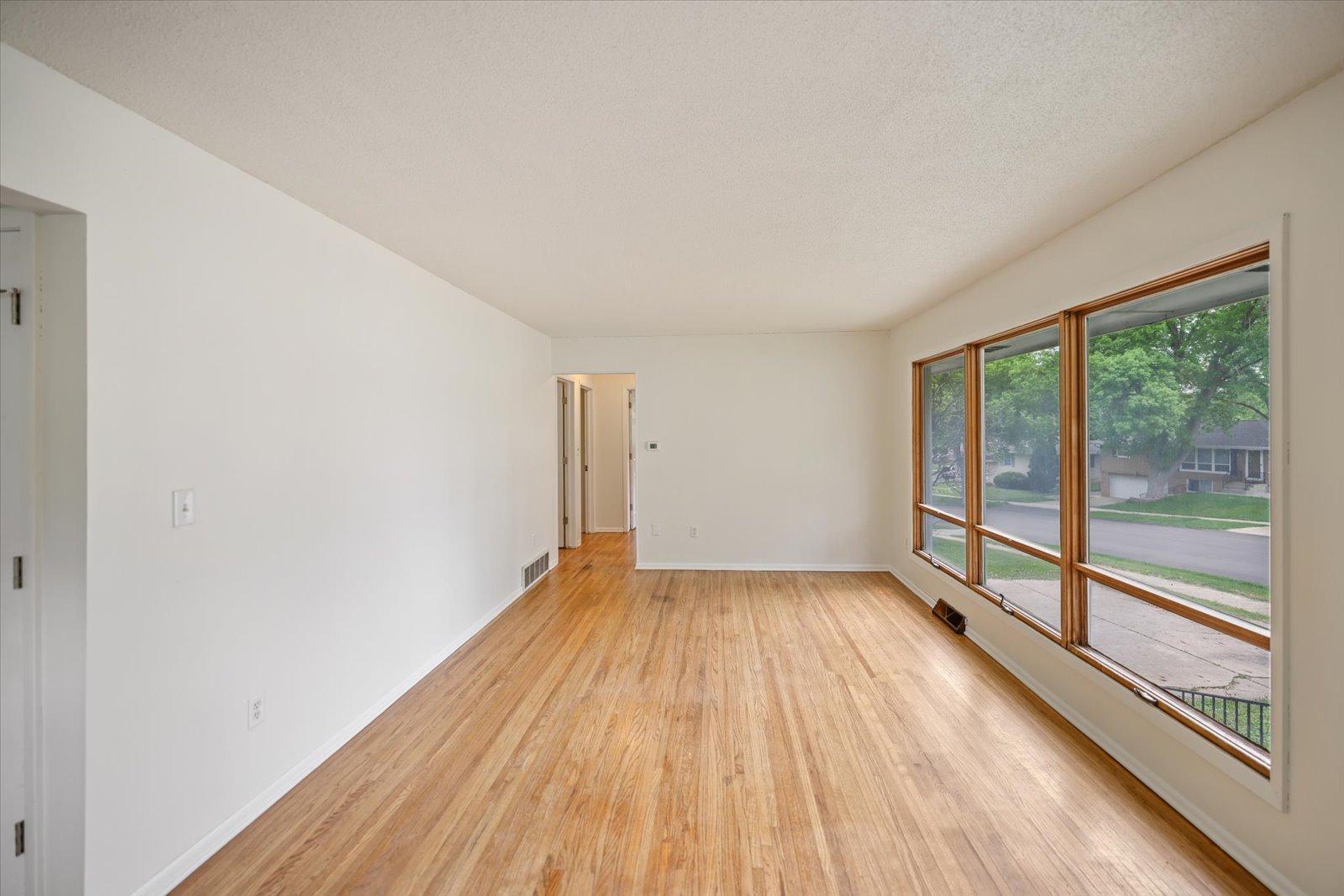 2649 11th Avenue Nw Property Photo 7