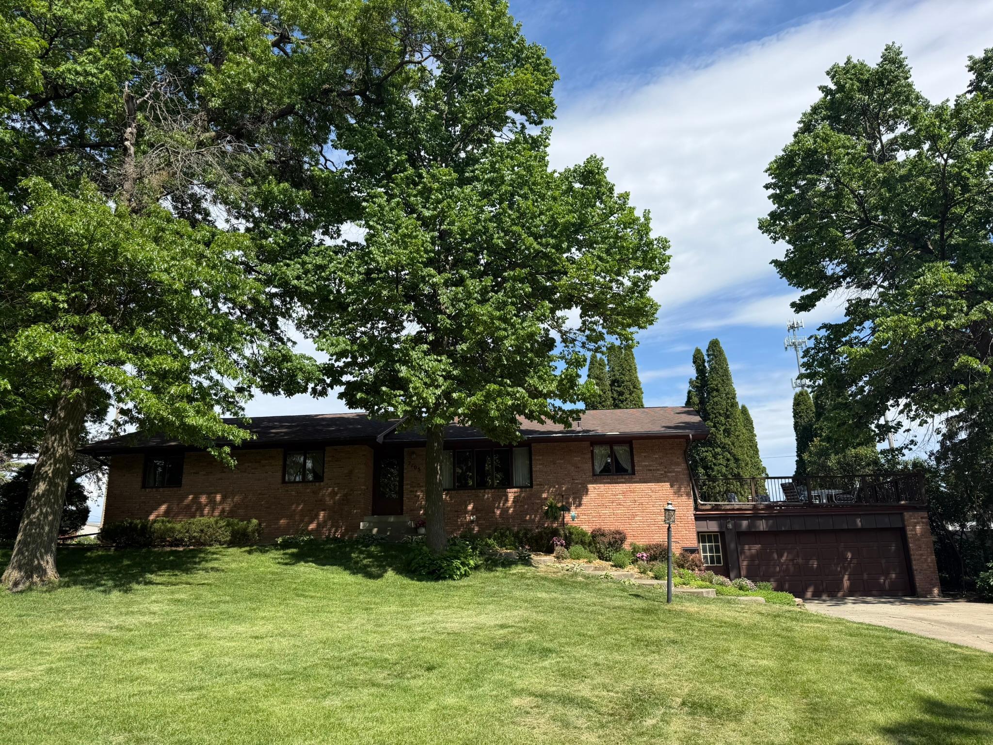 2105 Linn Drive Property Photo 3