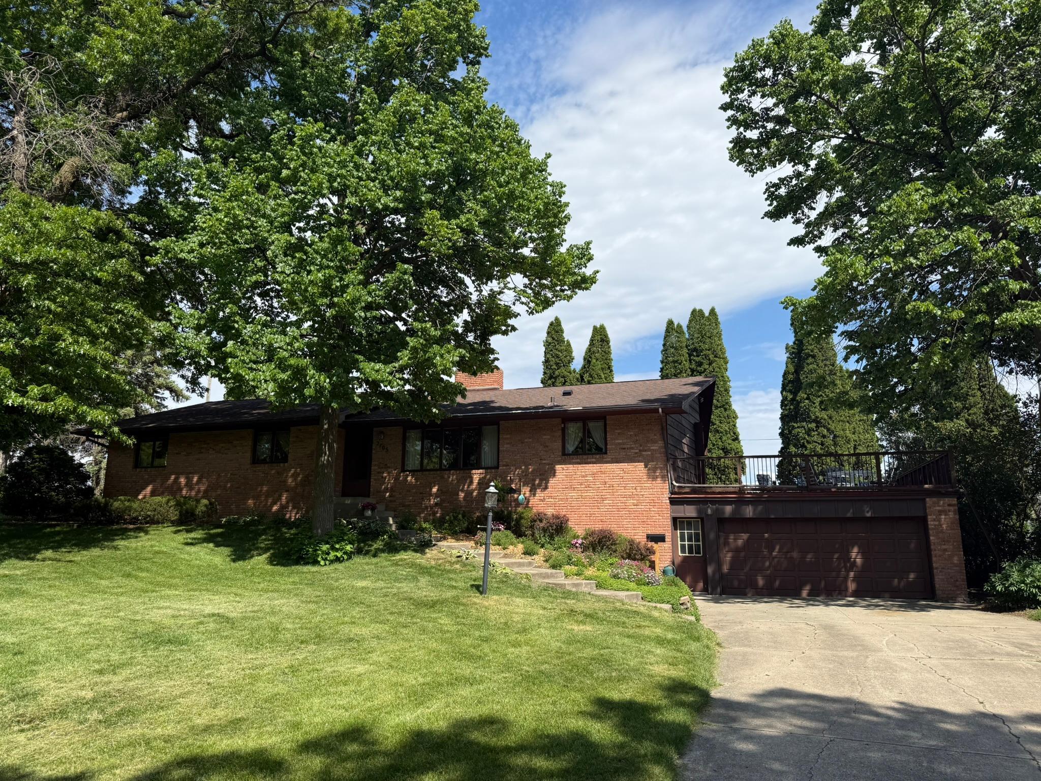 2105 Linn Drive Property Photo 4