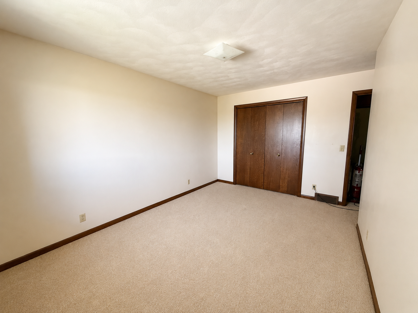 2105 Linn Drive Property Photo 27
