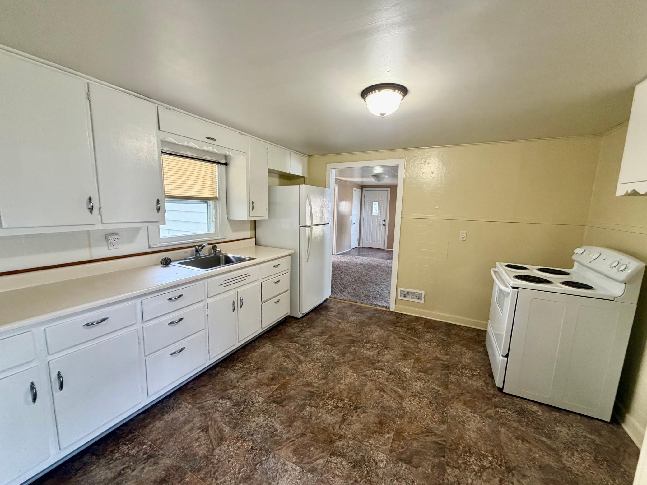 219 10th Avenue Property Photo 5
