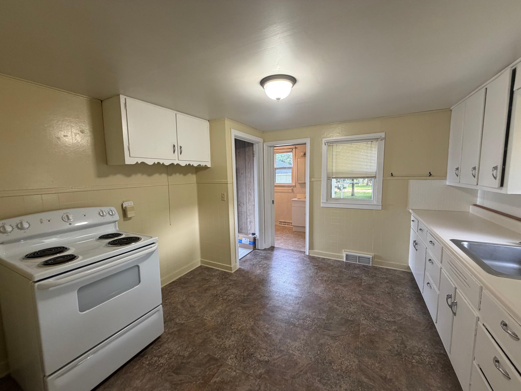 219 10th Avenue Property Photo 6