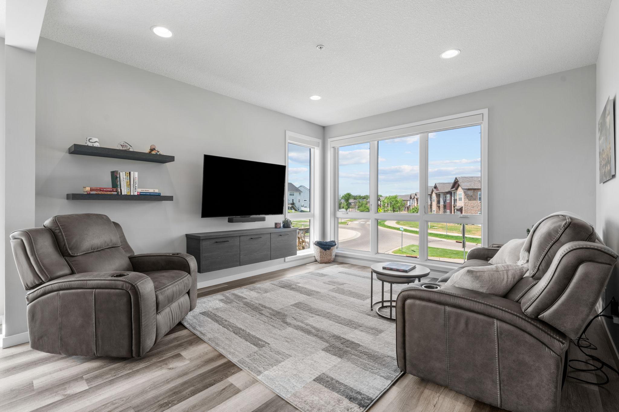 16162 Eagleview Drive Property Photo 3