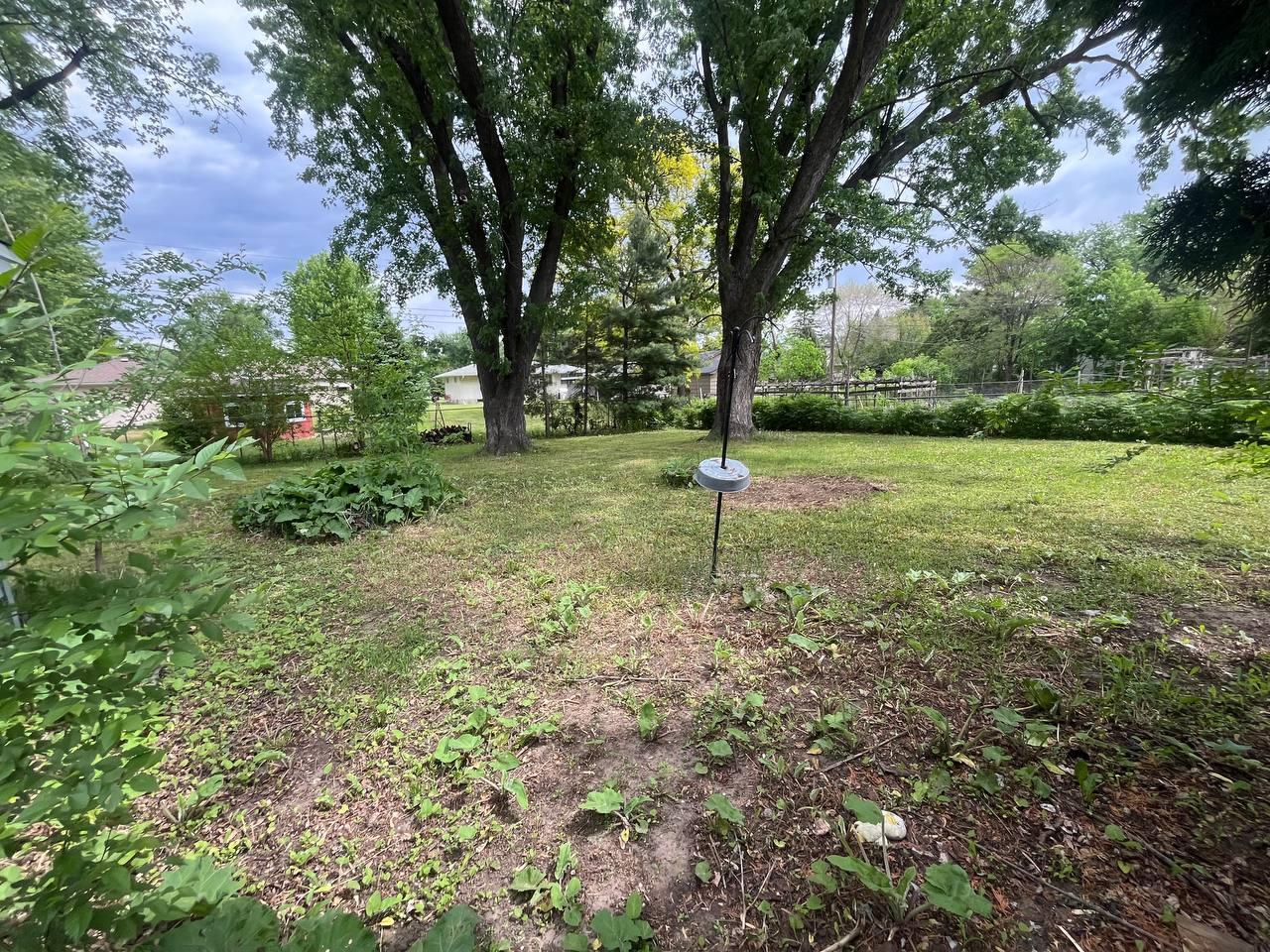 350 E 98th Street Property Photo 3