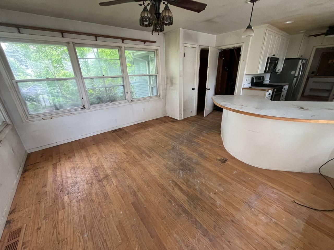 350 E 98th Street Property Photo 4