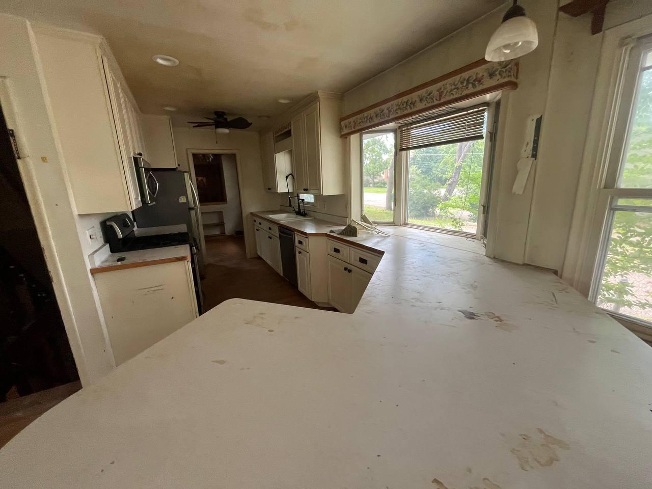 350 E 98th Street Property Photo 5
