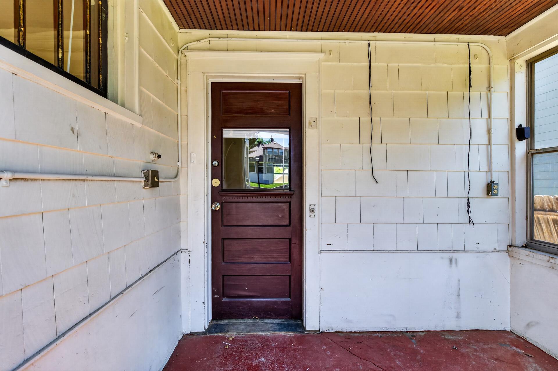1041 Magnolia Avenue E Property Photo 5