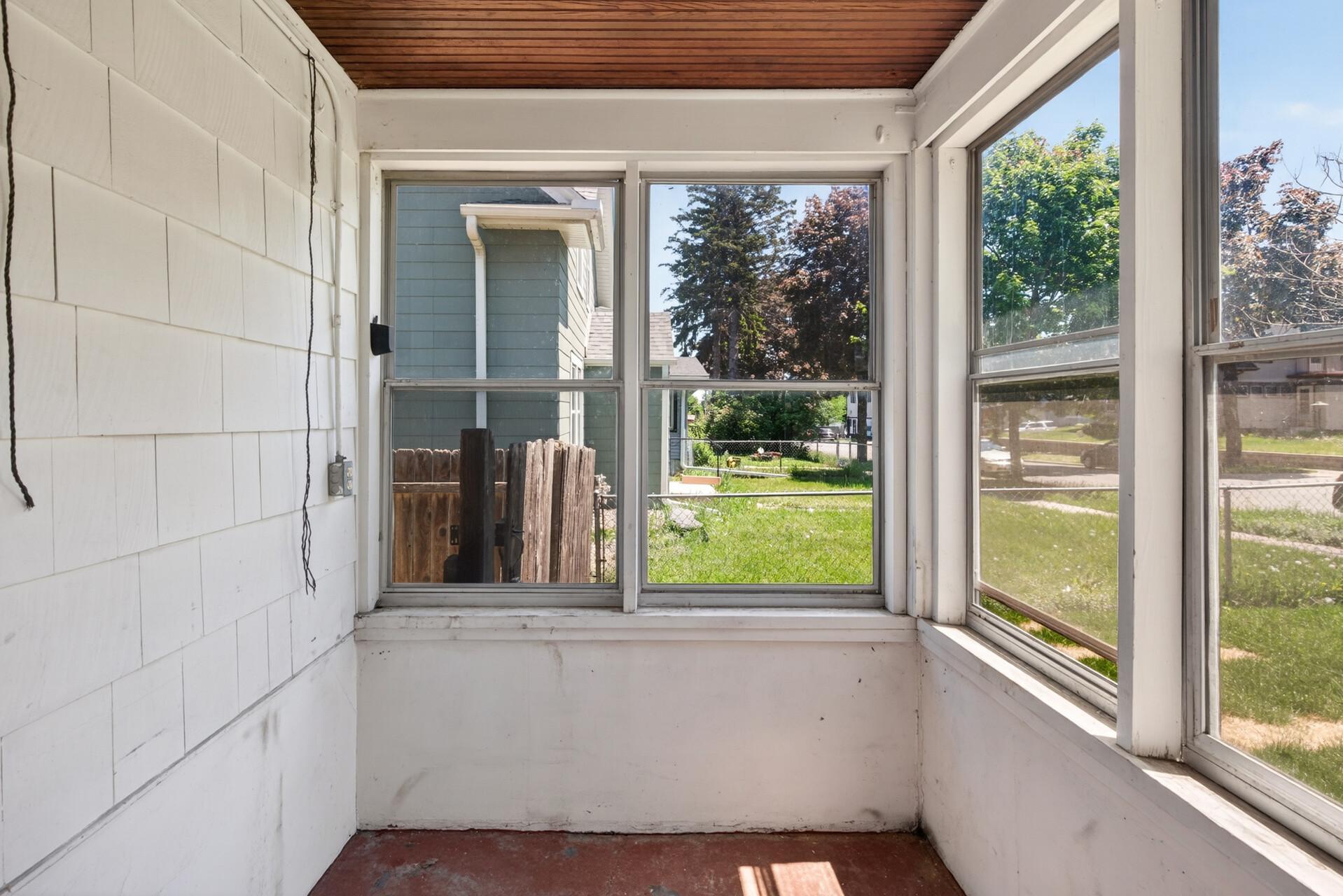 1041 Magnolia Avenue E Property Photo 6