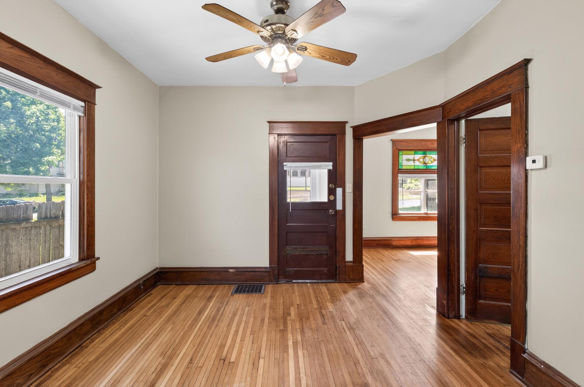 1041 Magnolia Avenue E Property Photo 8