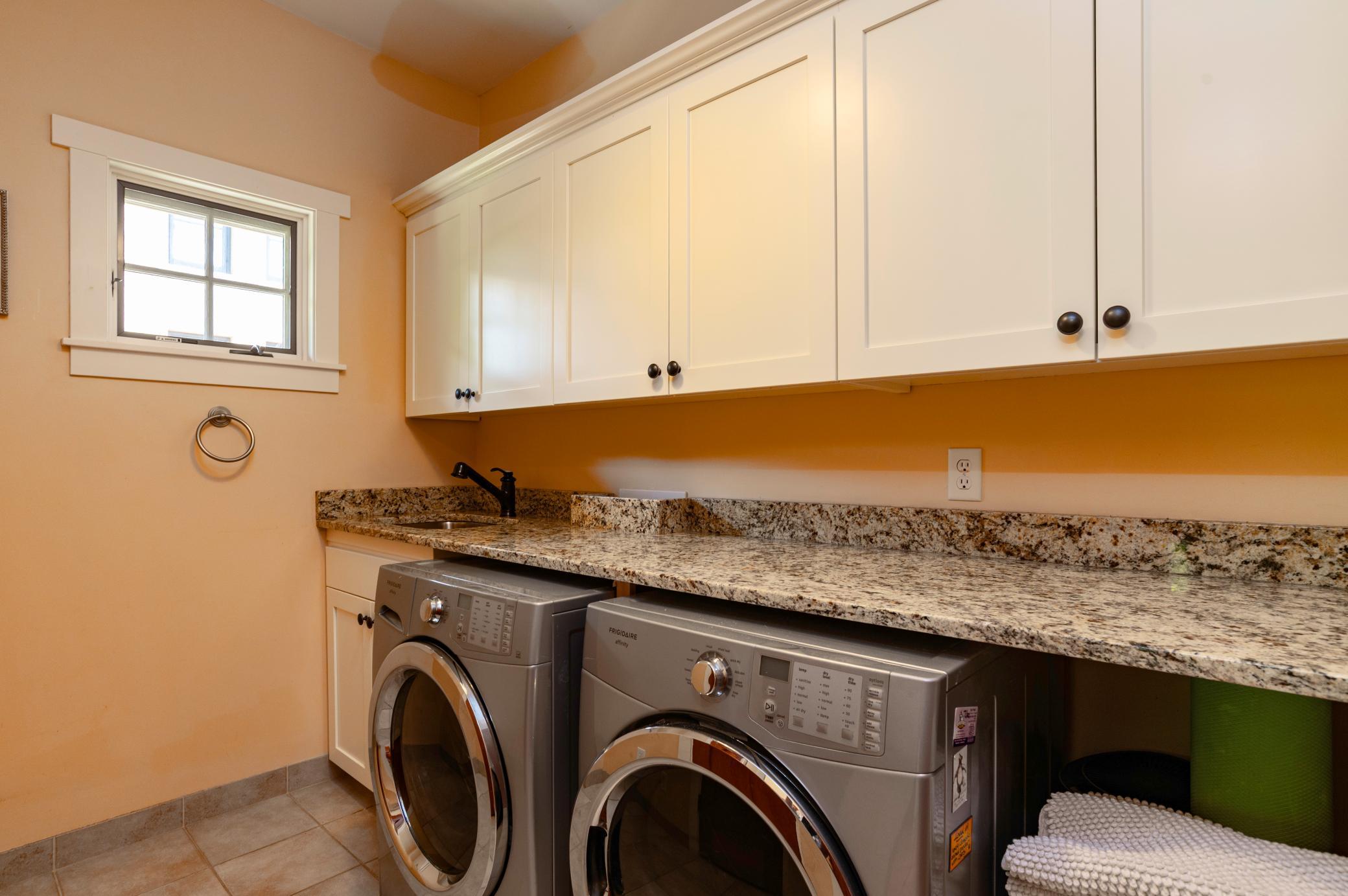 582 Summit Avenue Property Photo 33