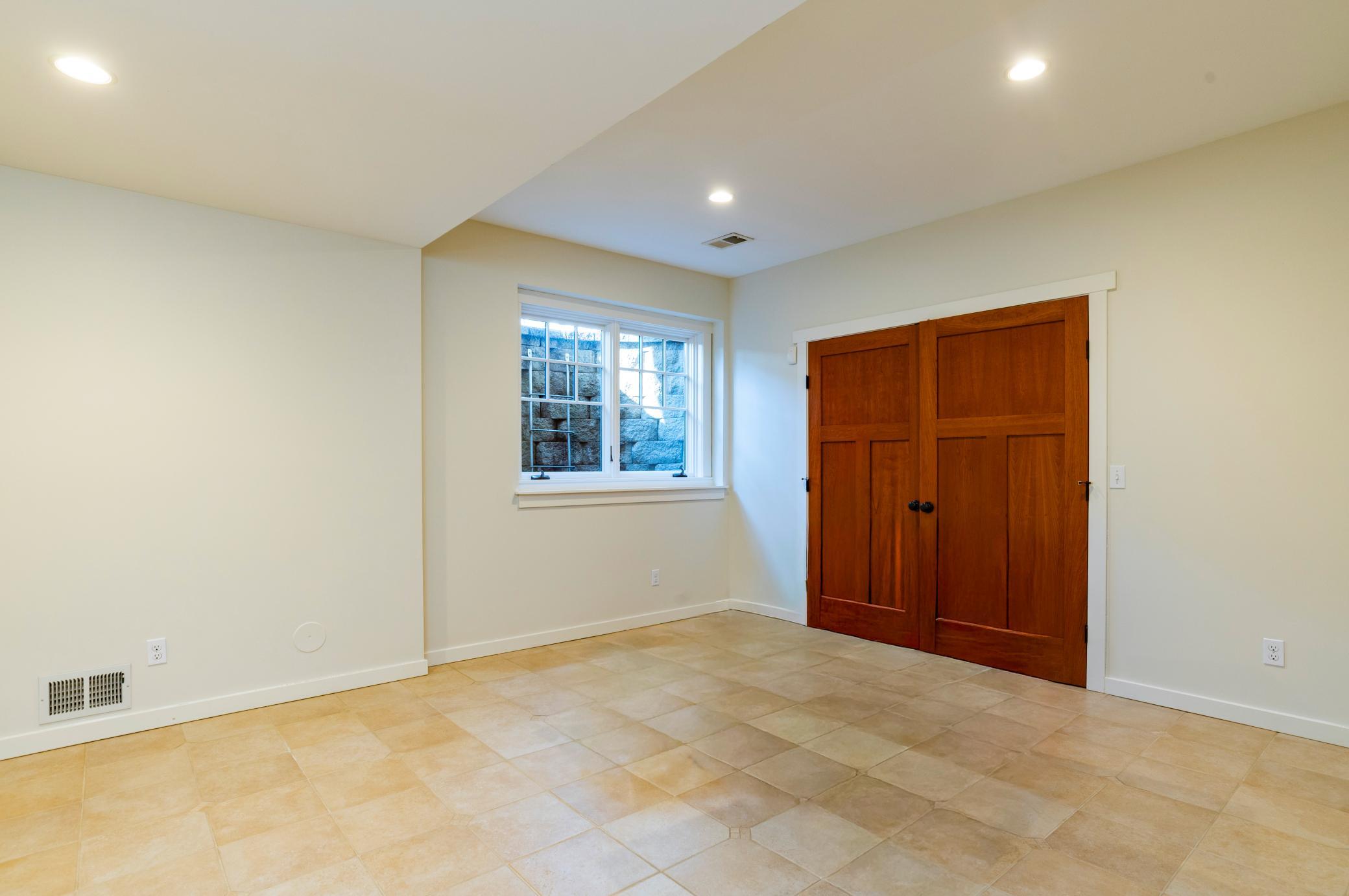 582 Summit Avenue Property Photo 46
