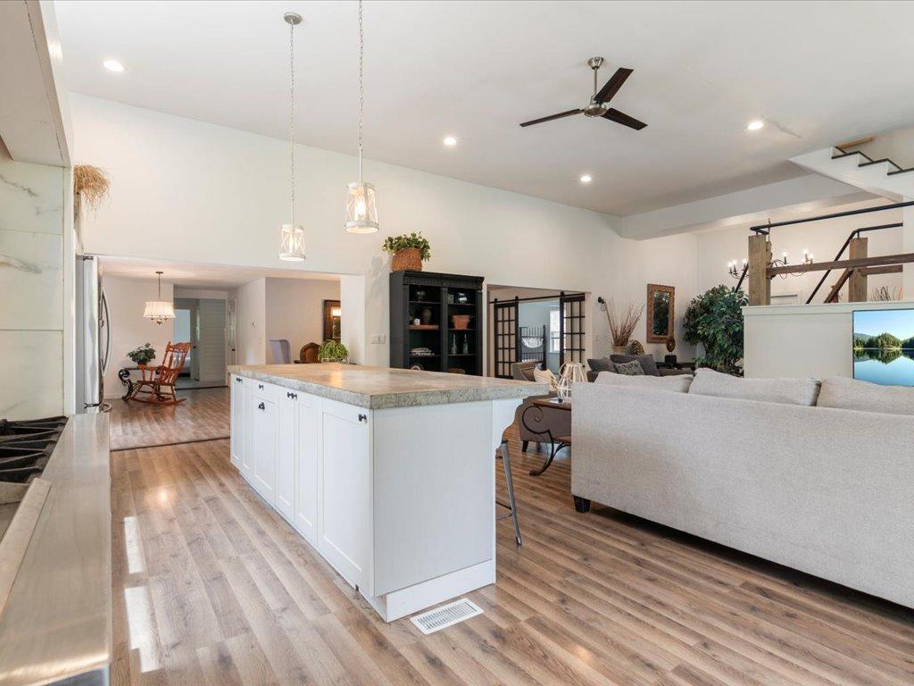 27177 Ridgewood Drive Property Photo 11