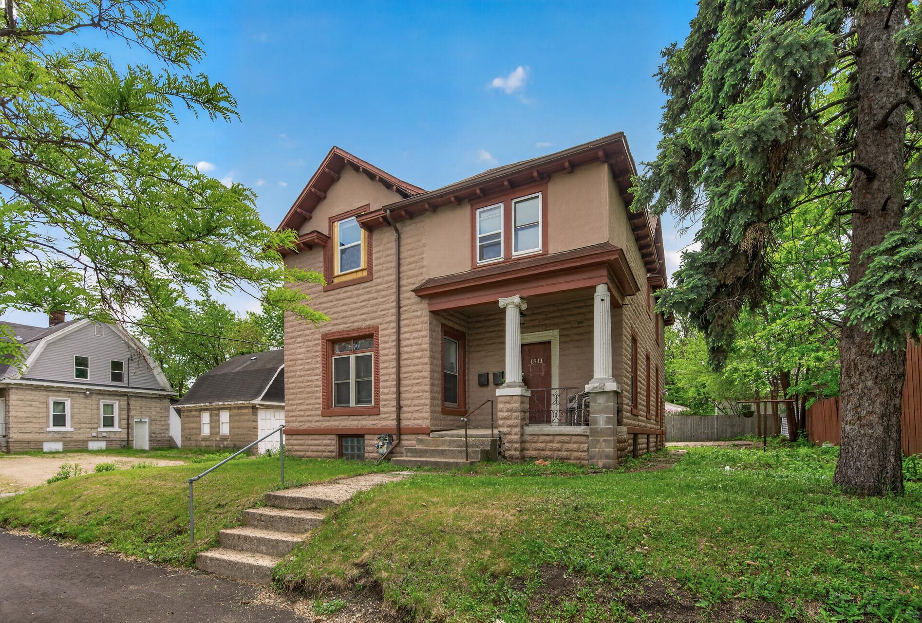 1811 E 28th Street