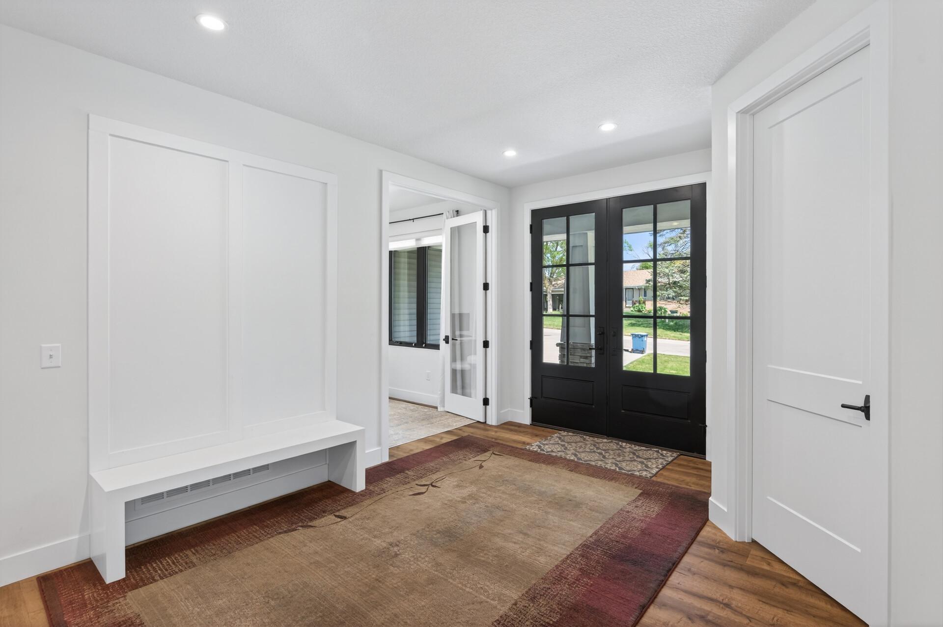 5717 W 68th Street Property Photo 3