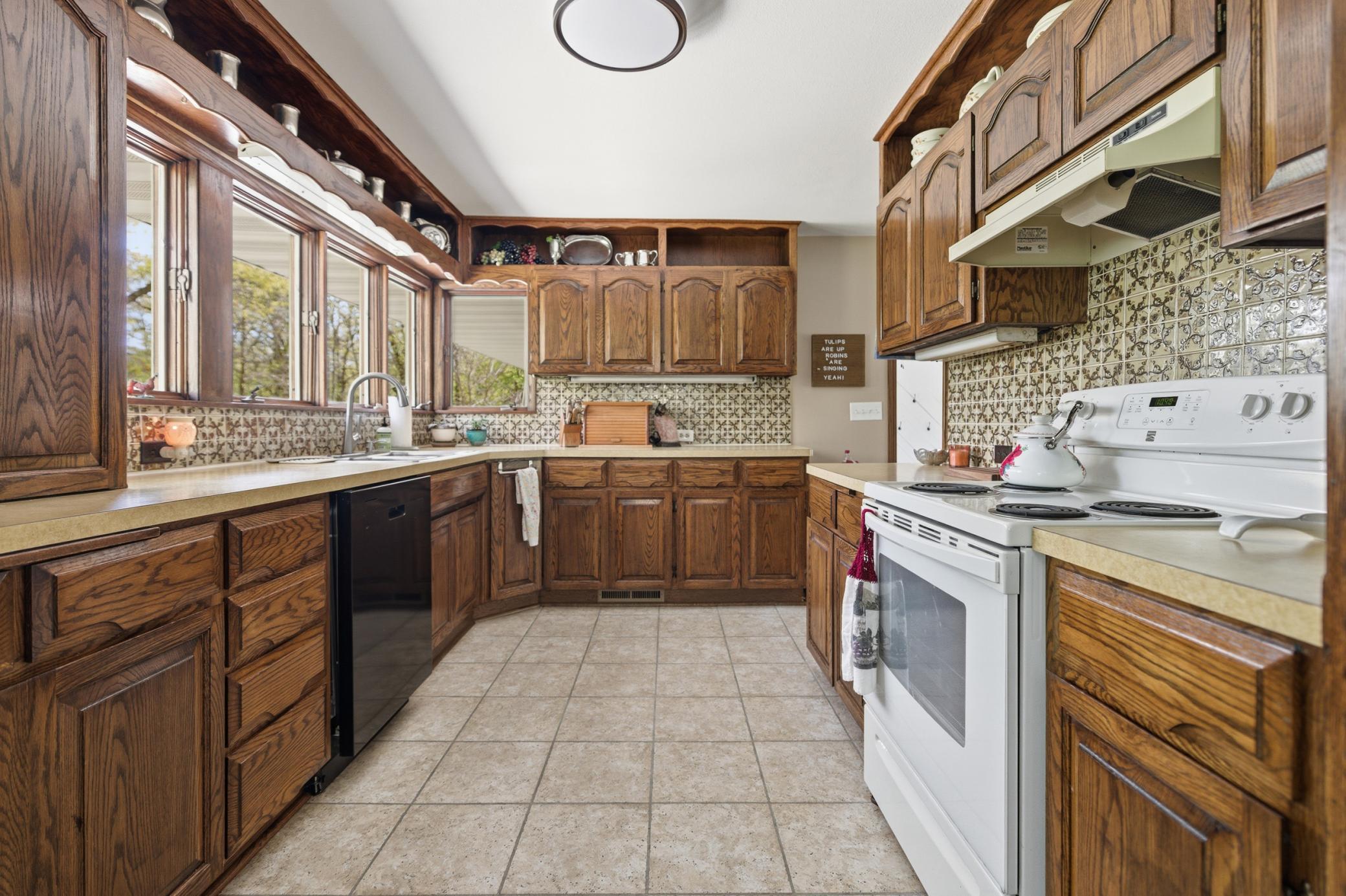 6458 Clearwater Road Property Photo 9