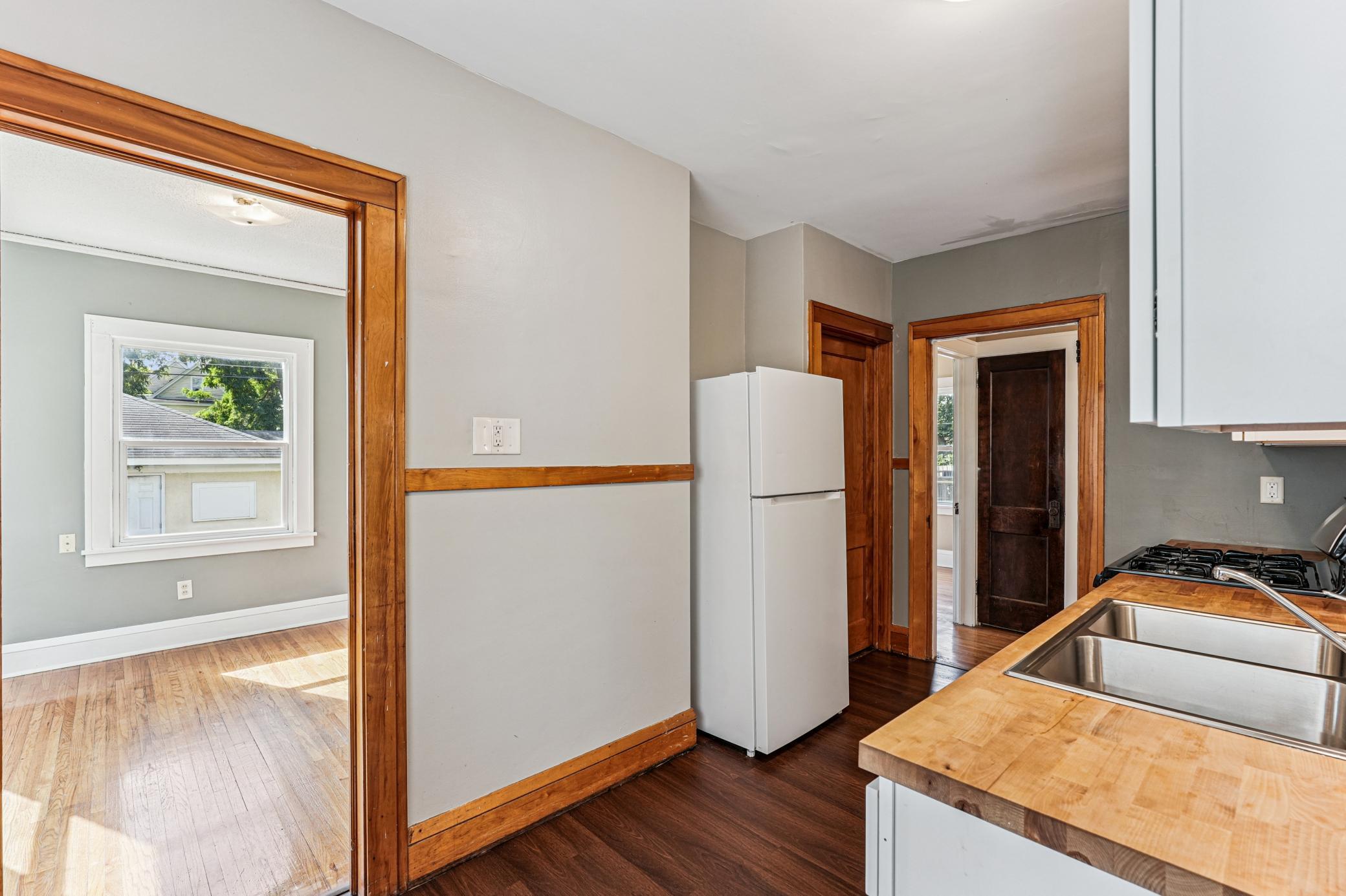 1186 Marshall Avenue Property Photo 8