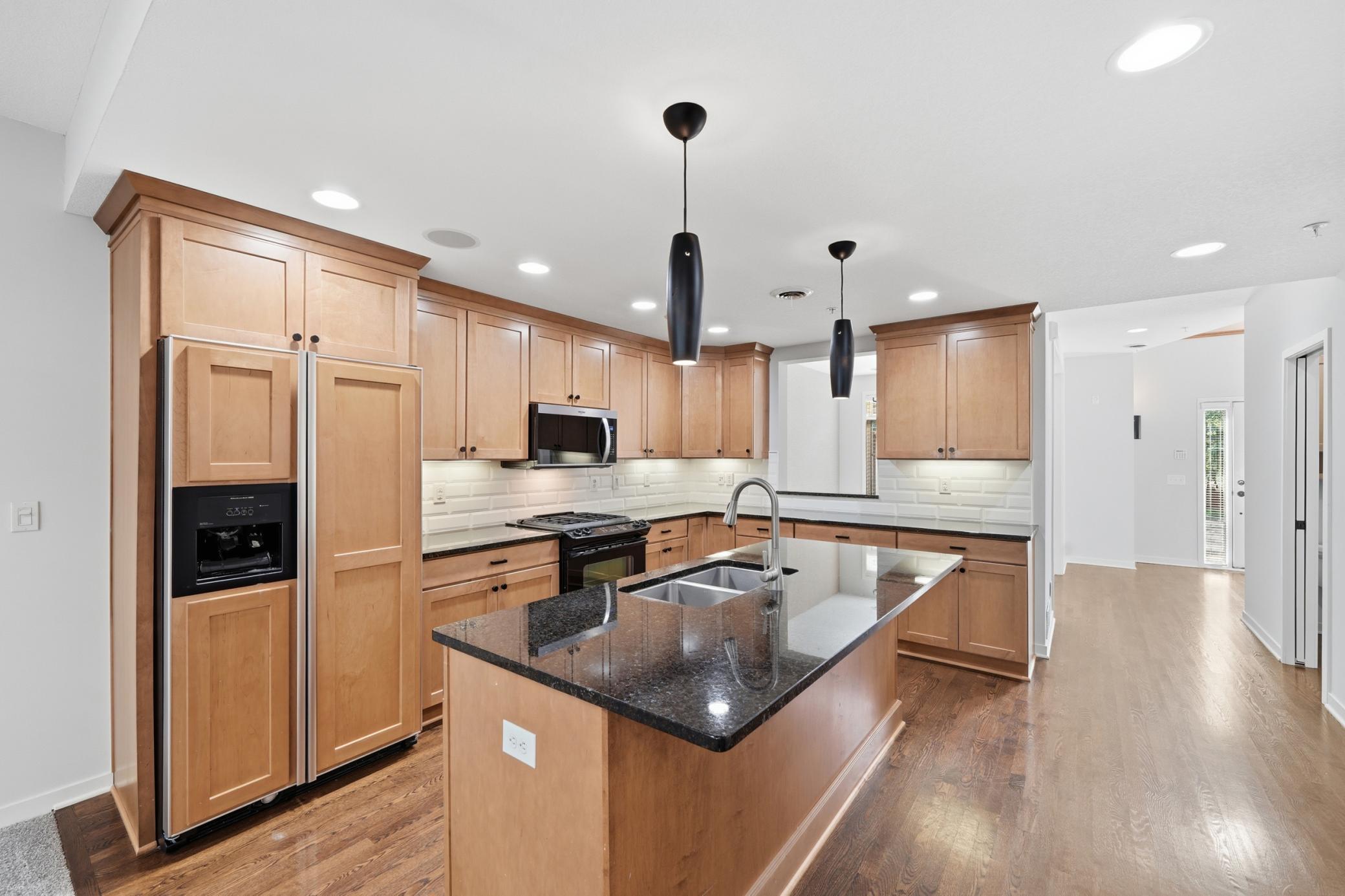 635 Willoughby Way W Property Photo 1