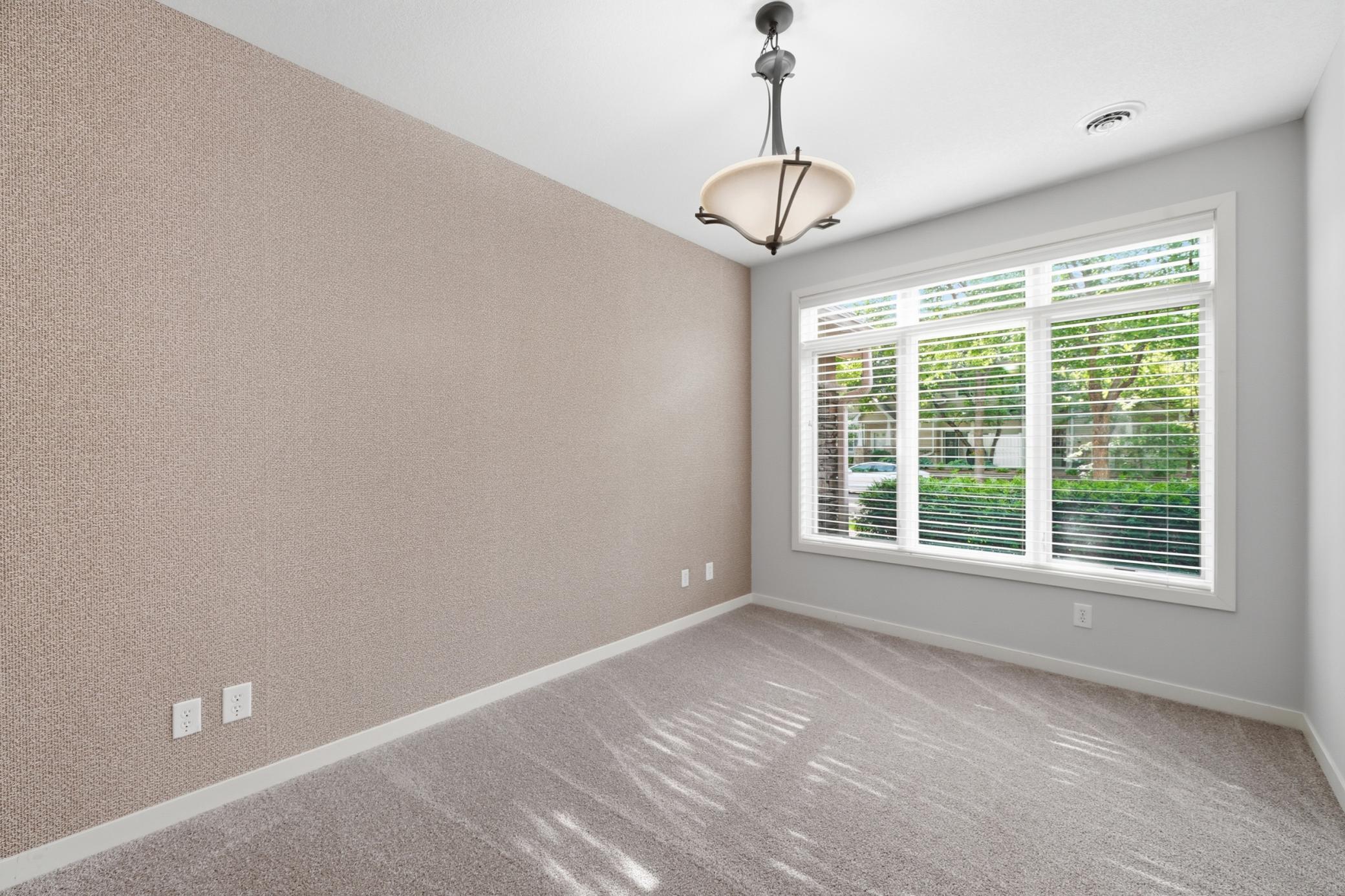 635 Willoughby Way W Property Photo 12