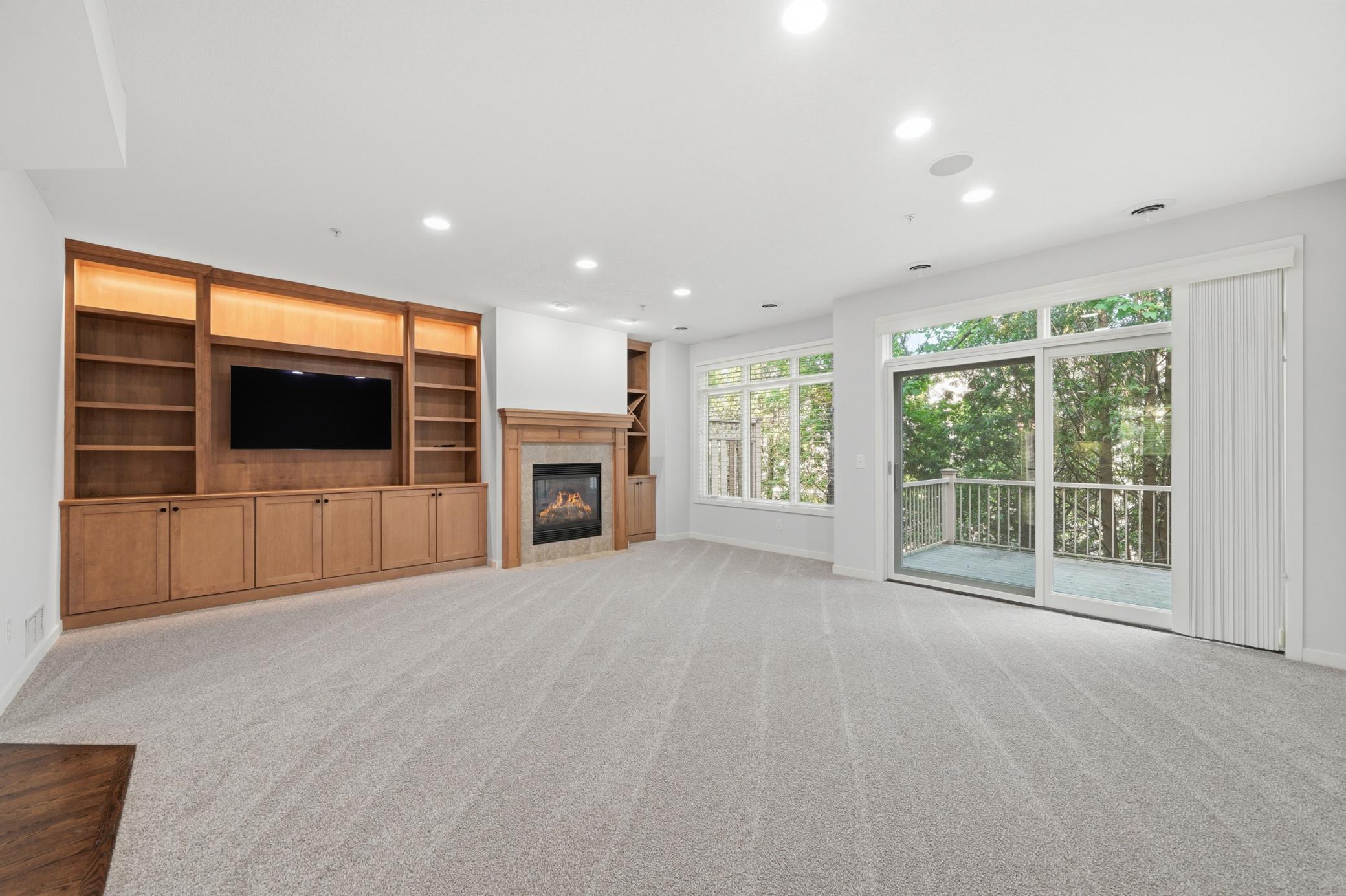 635 Willoughby Way W Property Photo 18