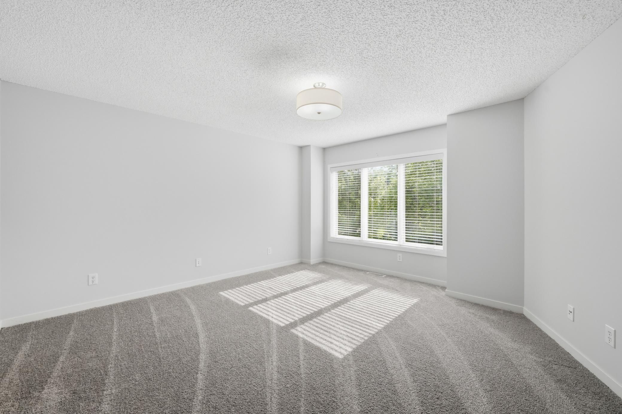 635 Willoughby Way W Property Photo 24