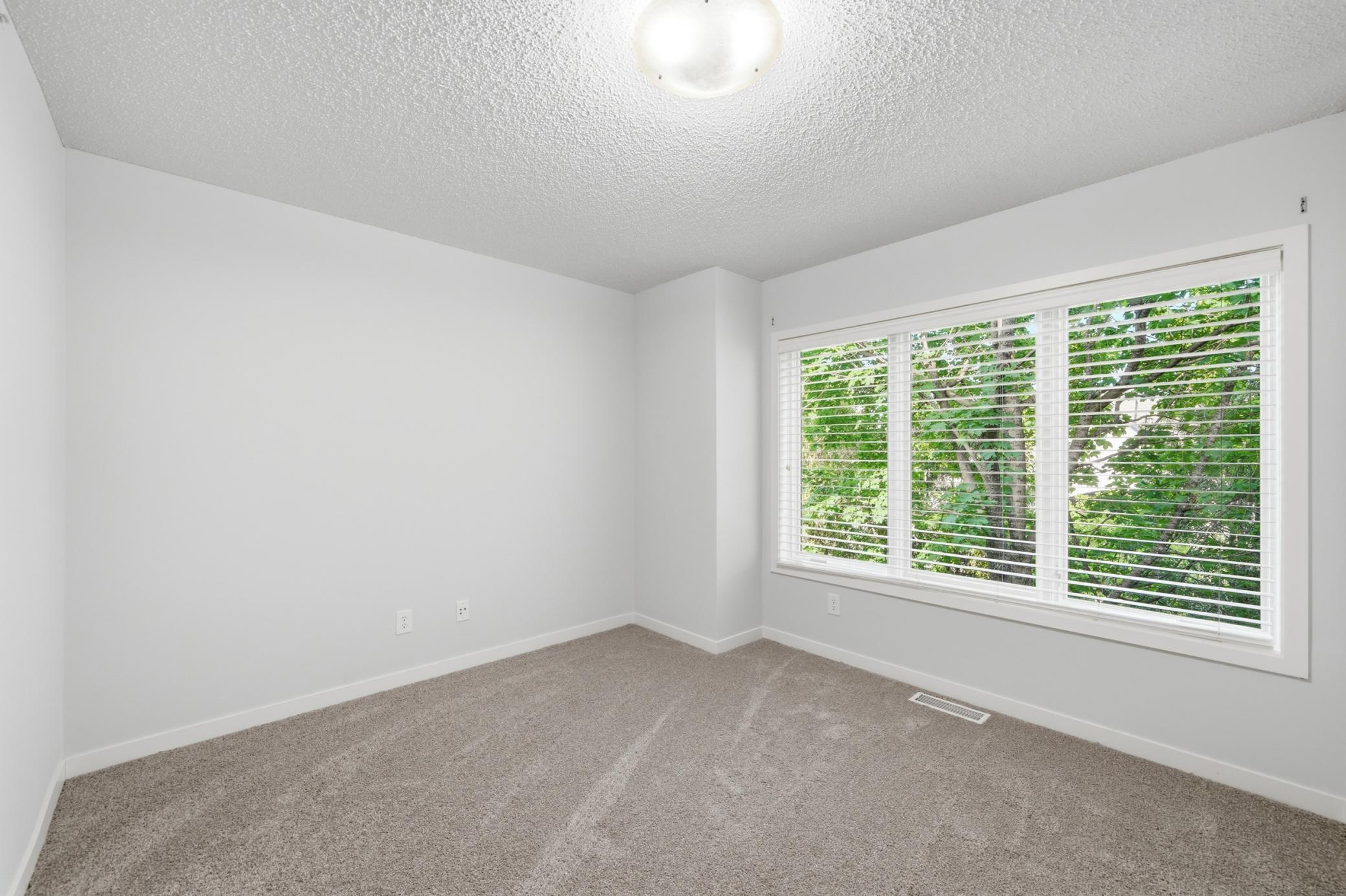 635 Willoughby Way W Property Photo 34