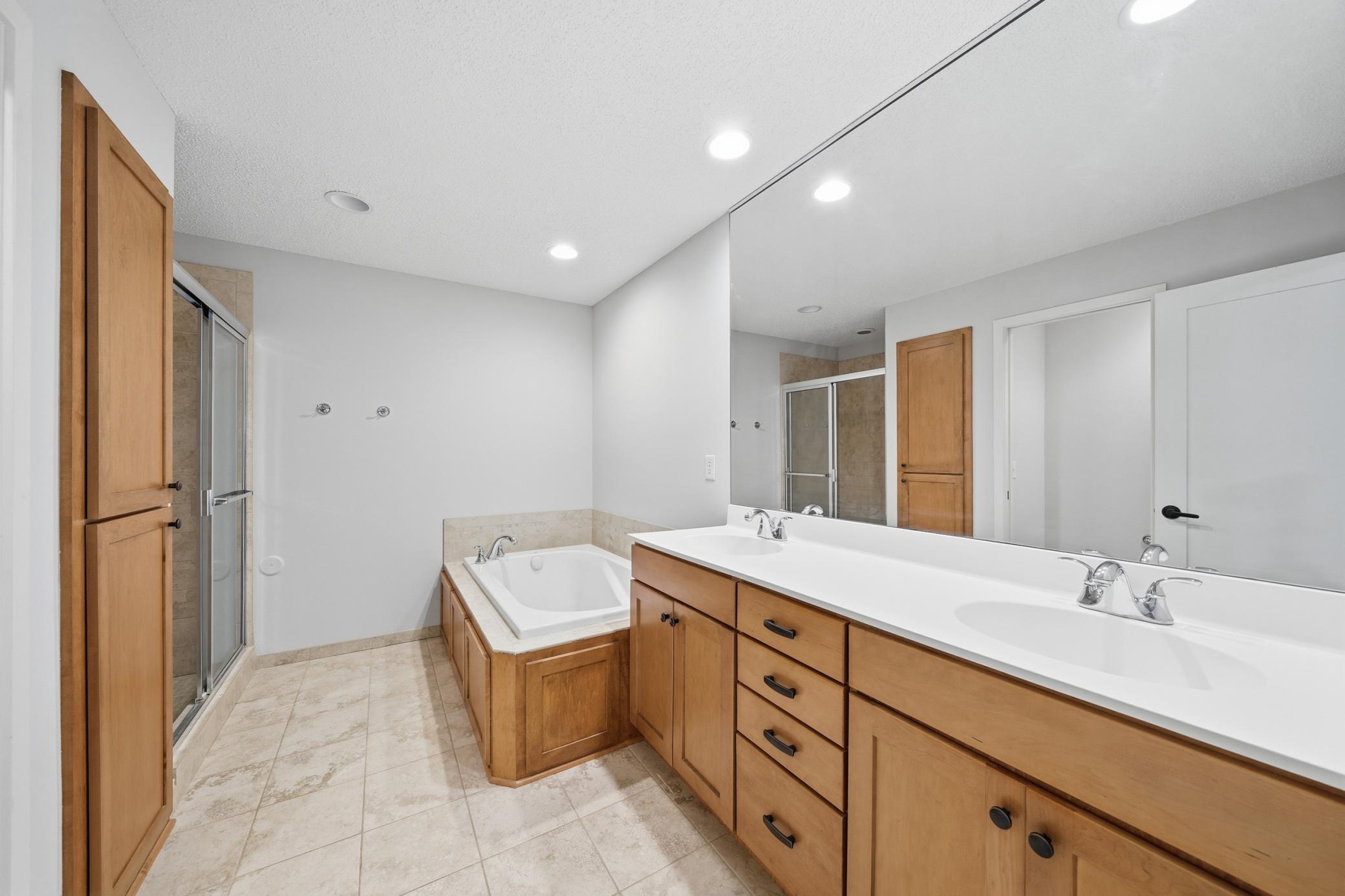635 Willoughby Way W Property Photo 38