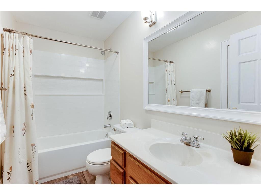 5135 N 6th Street Property Photo 6