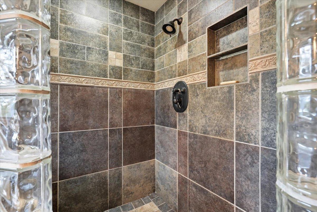 492 E Cove Road Property Photo 13