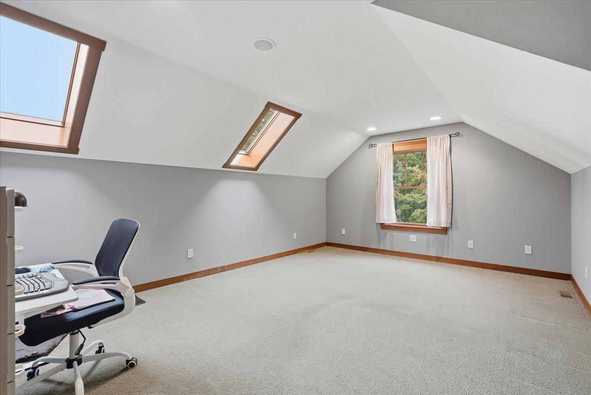 492 E Cove Road Property Photo 16