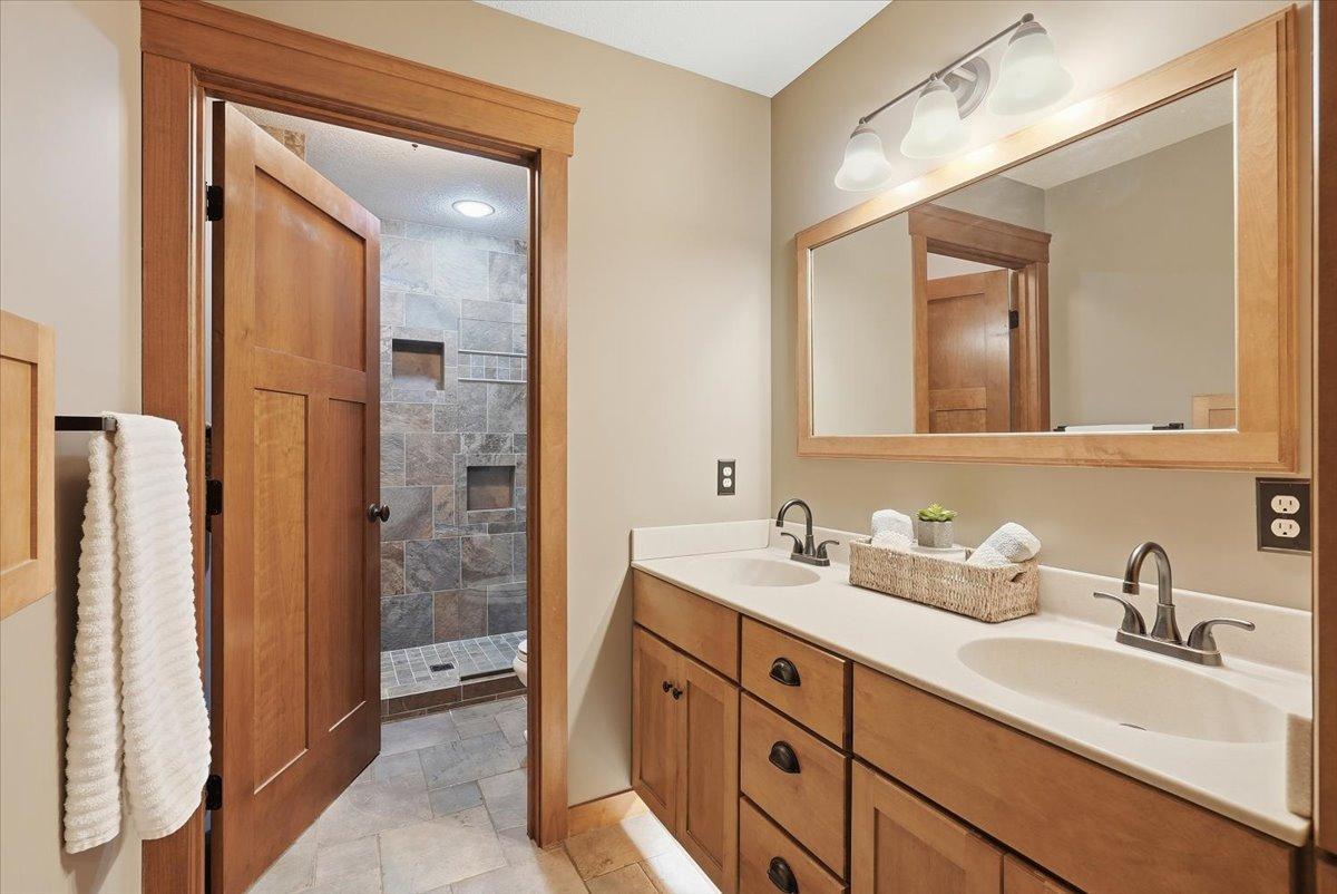 492 E Cove Road Property Photo 19