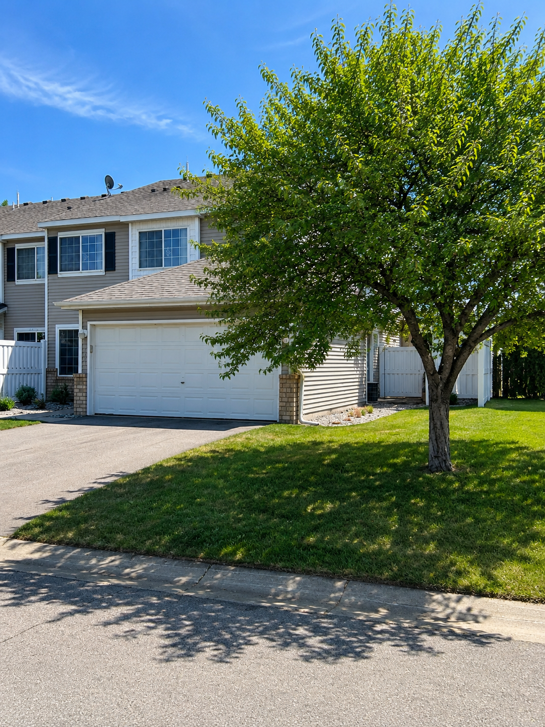 15827 Fleet Trail Property Photo 2